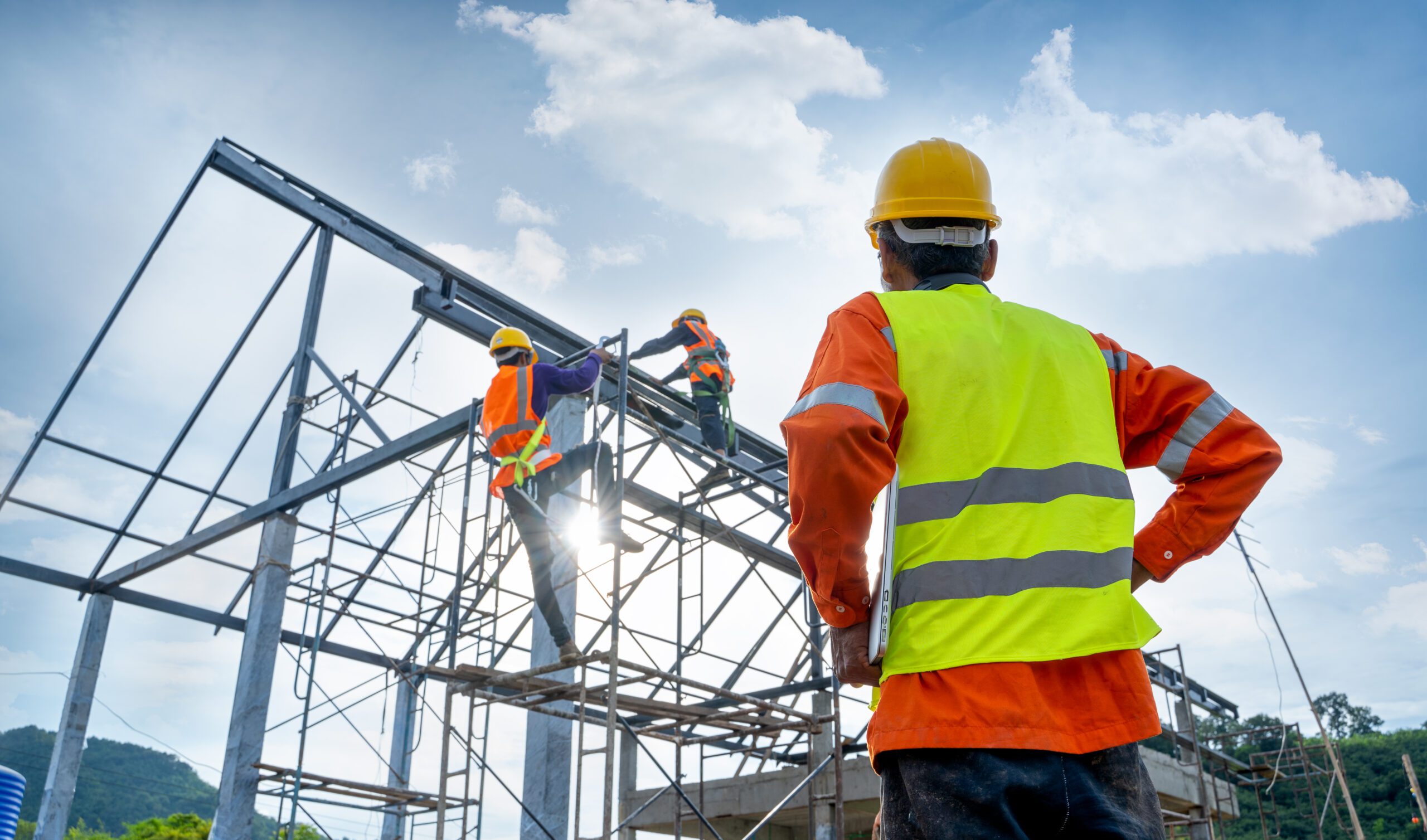 Engineer,Technician,Watching,Team,Of,Workers,On,High,Steel,Platform,engineer